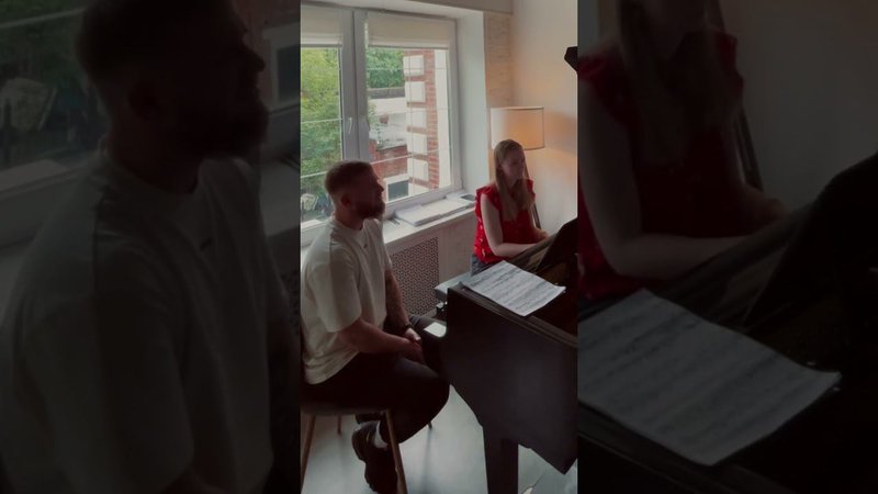 Народный исполнитель Олег Бодров готовит Piano version Здравствуй, Мама