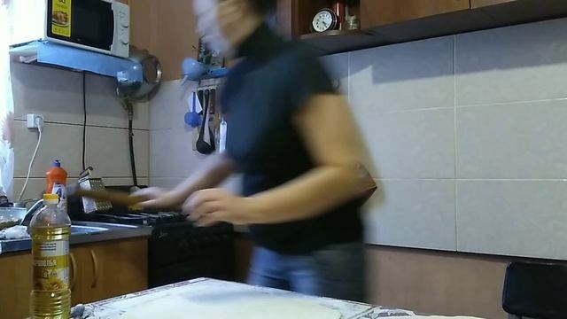 Сочные Чебуреки по Грузинскому рецепту на минеральной воде. смотреть онлайн