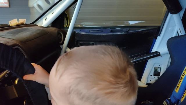 Пацан на Subaru Impreza WRX STI для ралли 1