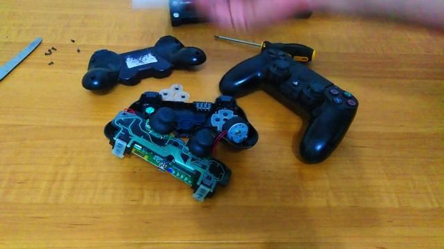 ЧТО ДЕЛАТЬ ЕСЛИ ЗАЛИПЛИ КНОПКИ НА ГЕЙМПАДЕ (PS, XBOX, ЛЮБОМ) смотреть онлайн