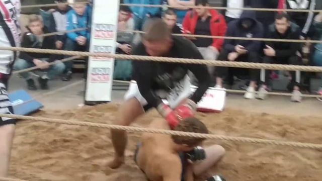 молодой против кикбоксёр бой в Москве крутой бой смотреть онлайн