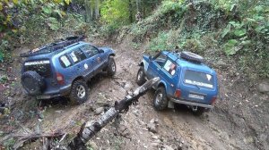 Нива на пятаках vs Шнива на сильверах в крутые каменные подъёмы