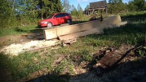 Пилим в лесу доски
