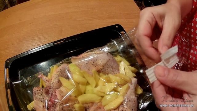 Курица с картошкой в духовке запеченная в рукаве??