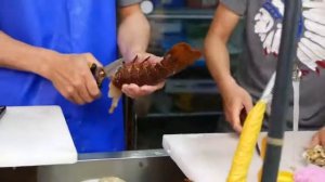 Тайская уличная еда , приготовление.