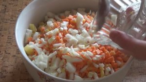 Праздничная фаршированная курица без костей, с хрустящей корочкой.