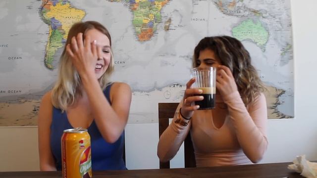 Американка пробует русскую еду ?? Tasting Russian Food смотреть онлайн