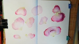 How to draw some petals of roses / Как нарисовать лепестки роз акварелью и акварельными карандашами