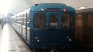 Парад поездов 2021 г. Ёж3 и ЕМ-508Т Перекраска Парадный На станции Парк Культуры