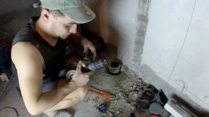 Как опустить канализационный Тройник без соседей