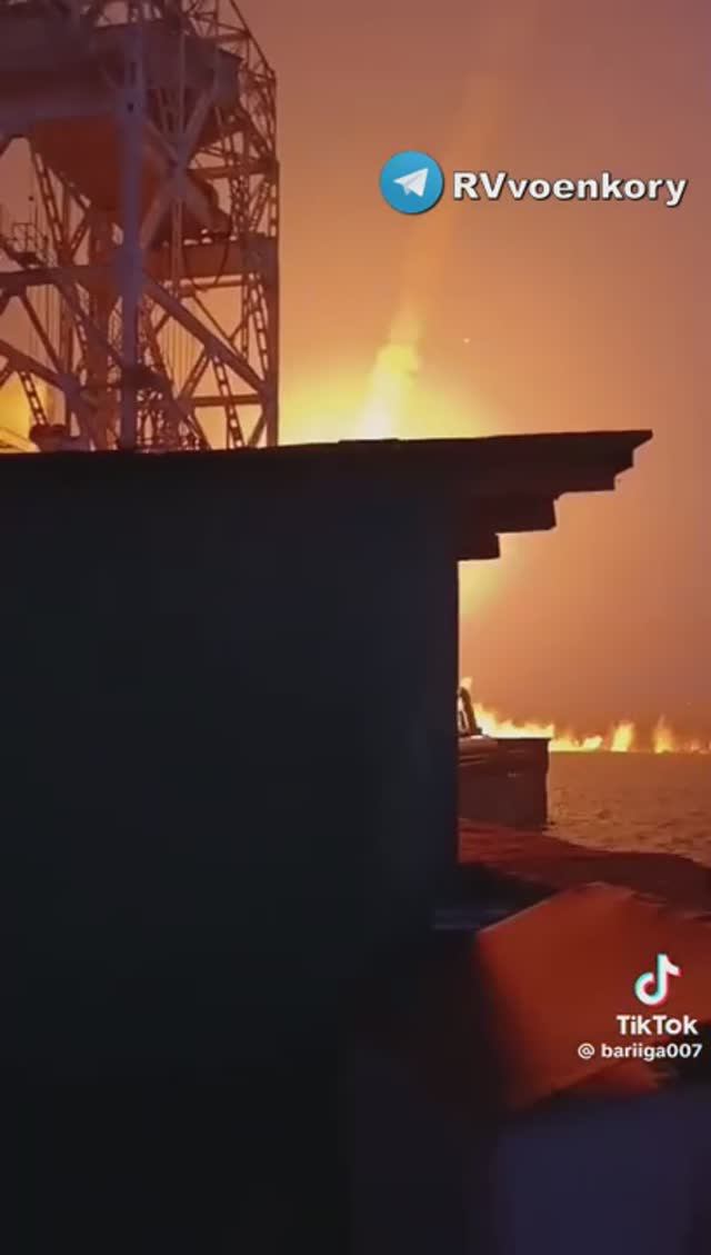 🚀💥⚡Эпичное видео прилёта ракеты Х-101 в машинный зал ДнепроГЭС.⚡