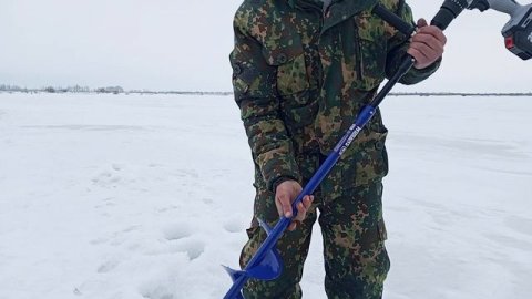 видео инструкция как правильно бурить лед шуруповертом