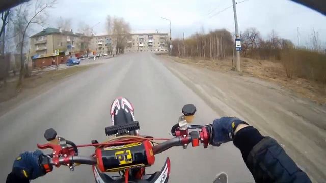Стант на питбайке. смотреть онлайн