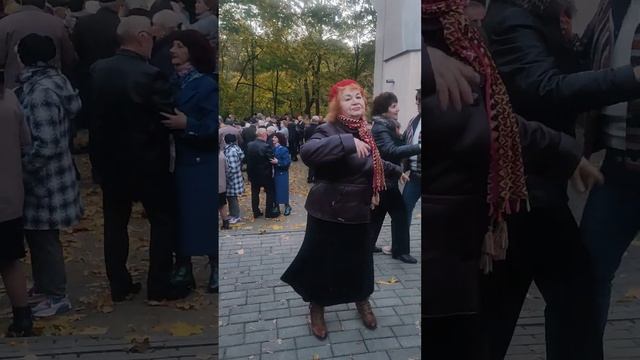 Любимая женщина......16.10.22 Гомель парк Луначарского ? смотреть онлайн