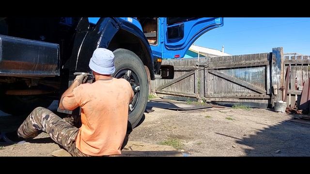 Сборка навесного кабины после покраски. Обновление габаритов и брызговиков. смотреть онлайн