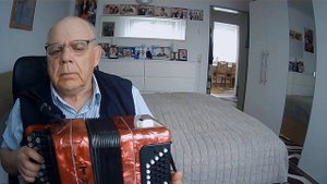 "Не ходилбы ты Ванёк во солдаты"