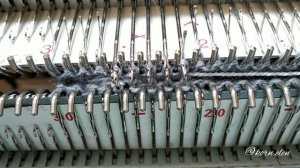 Планка с петлями // Часть 3. Вязание планки на двухфонтурной машине