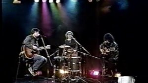 Victor Jara - "El derecho de vivir en paz" por "Hecho en Chile 1999"