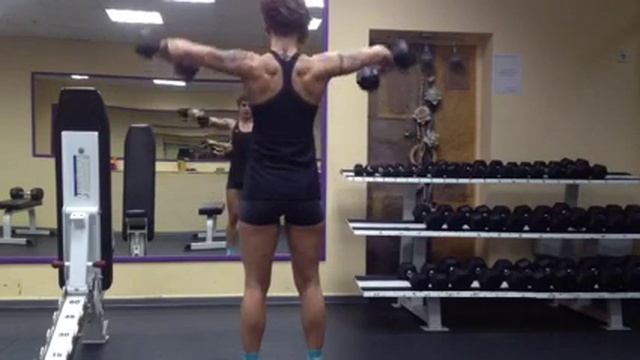 Махи гантелями в стороны смотреть онлайн