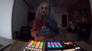 Skrillex & Rick Ross круто играют на Драм Машине