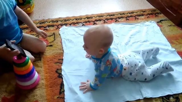 6 месяцев Макару и 3 года Артемию ))) смотреть онлайн