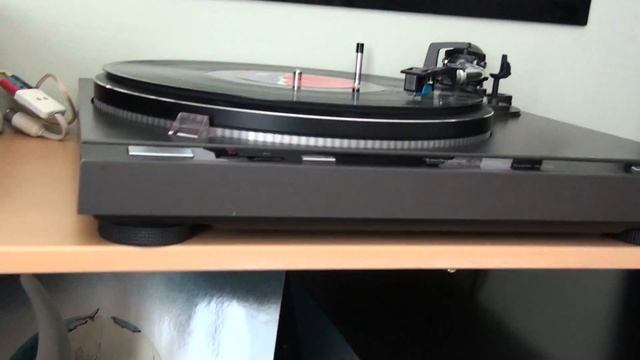 DENON PMA-720 INTEGRATED STEREO AMPLIFIER & TURNTABLE