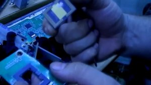 Как снять DMD chip DLP проектора.