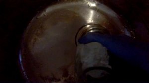 Как прочистить засор в трубе в домашних условиях если в ней стоит вода