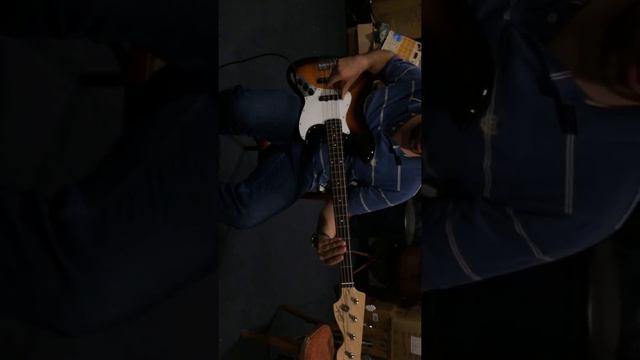 Fender Squier Jazz Bass (Marcus Miller) смотреть онлайн