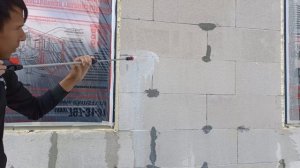 Нанесение проникающей грунтовки Ceresit CT17, подготовка фасадов перед приклейкой утеплителя
