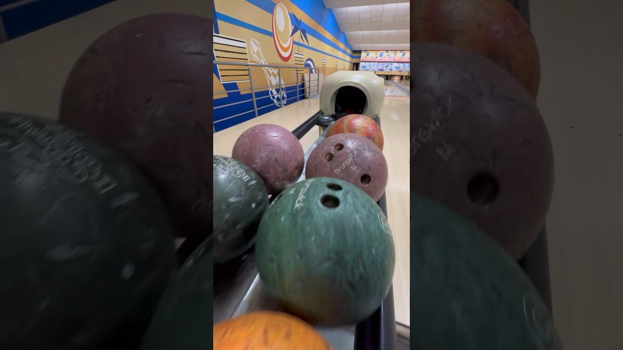 Неожиданно оказалась в боулинге смотреть онлайн