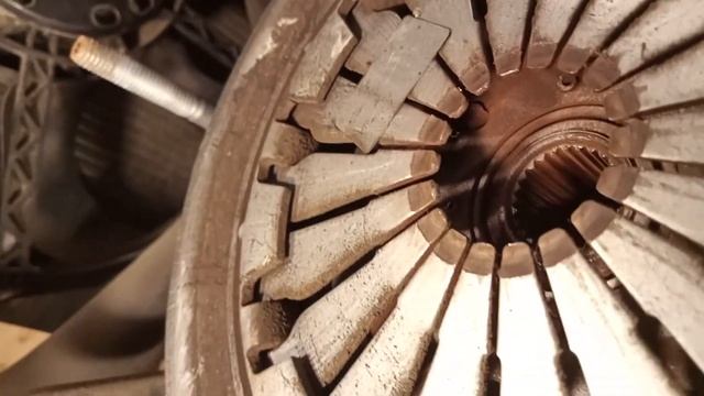 Замена сцепления на Renault Logan 2 (K4M,  КП JH3 542). Clutch replace. смотреть онлайн