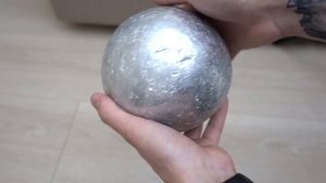 Я СДЕЛАЛ ЗЕРКАЛЬНЫЙ МЕТАЛИЧЕСКИЙ ШАР из ФОЛЬГИ! DIY