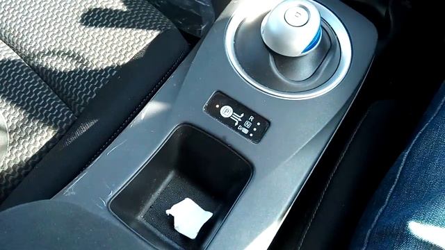 Особенности Nissan Leaf в комплектации S смотреть онлайн