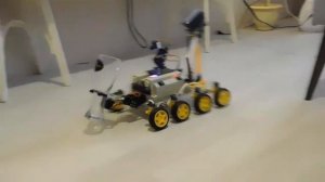 Маленький помощник (вездеход на Arduino)