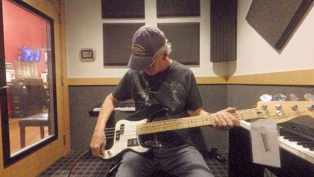 Fender Player Special Edition Precision Bass смотреть онлайн