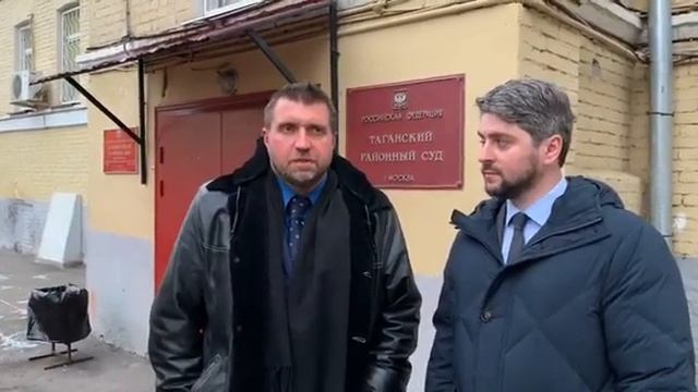 Илья Свиридов и Дмитрий Потапенко в суде за акцию "Россия не помойка"