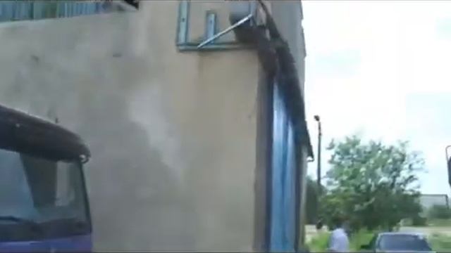 Діюче приміщення автосервісу та мийки