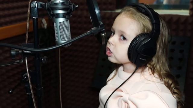 Мастерская вокала “VOICE” г. Гулькевичи представляет «Песенка про следы» в исполнении Ткаченко Евы