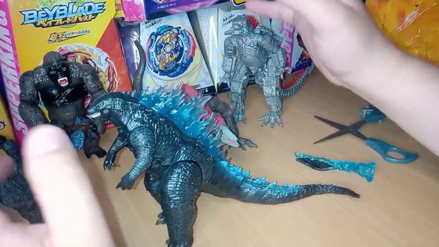 ОБЗОР НА ФИГУРКУ ГОДЗИЛЛЫ ПО ФИЛЬМУ ГОДЗИЛЛА ПРОТИВ КОНГА" + Сравнение двух разных годзилл," смотреть онлайн
