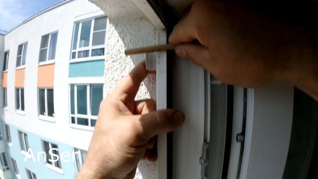 Установка сетки. Надёжный МОНТАЖ москитной сетки на установленное окно. ВЕТРОМ НЕ СДУЕТ! смотреть онлайн