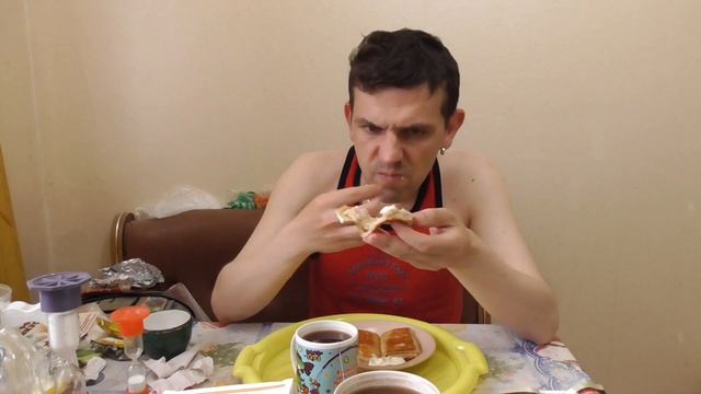 ОБЖОР ДЕГУСТИРУЮ БЛИНЧИКИ МОРОЗКО С ВЕТЧИНОЙ И СЫРОМ, ПЬЮ ЧЕРНЫЙ АЗЕРЧАЙ С БЕРГАМОТОМ