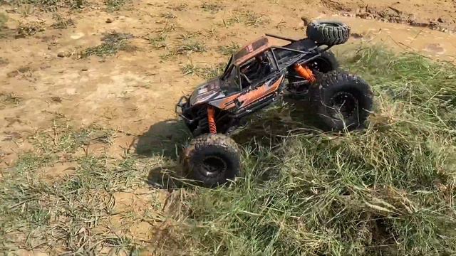 MZ Climbing Car 4wd vs Traxxas Bigfoot | Remote Control Car | Bigfoot Rock Crawler