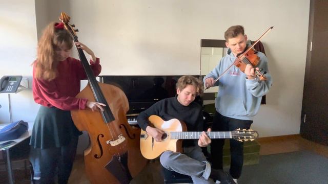 Trio Mysterieuse: Ida Koch (Kontrabass), Elias Prinz (Gitarre) Nils Friedl (Violine) смотреть онлайн