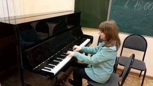 Детская песенка. "Ну - ка, зайка, выходи..."