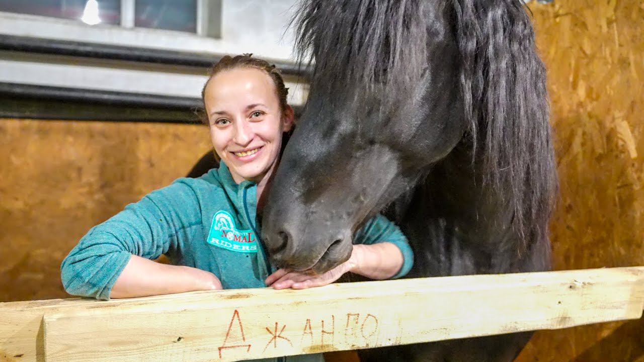 В ЦИРКЕ КАРАГАНДЫ! Кристина Давиденко делится секретами дрессуры лошадей смотреть онлайн