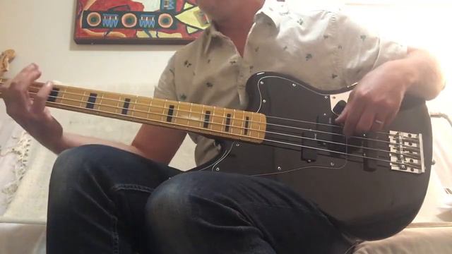 Fender Modern Player Jaguar Bass Active EMG Pickups & Electronics смотреть онлайн