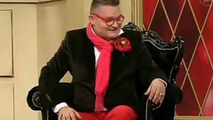 Брошь на рубашке и блузе. Как носить?