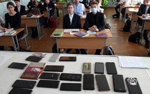 Как будет работать закон о запрете телефонов в школах / Московская неделя на ТВЦ