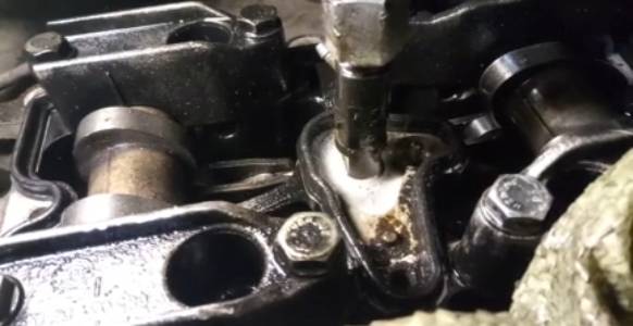 Сcанг Енг Кайрон - Ssang Yong жидкий состав для снятия форсунки. смотреть онлайн